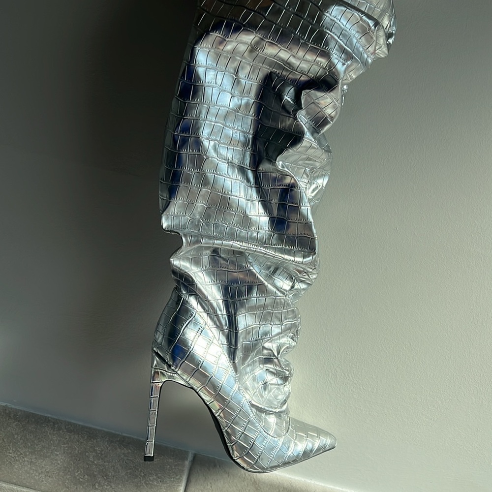 Missguided silver over the knee boots - Picture 14 of 14